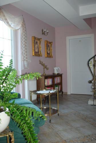Hostal Pensjonat & Restauracja Admira?