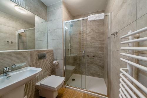 Hotel *** Nat Jaros?awiec