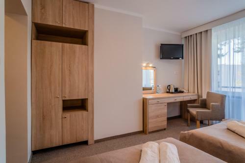 Hotel *** Nat Jaros?awiec