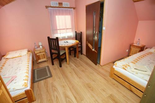 Hotel Karczma Pod Topolami