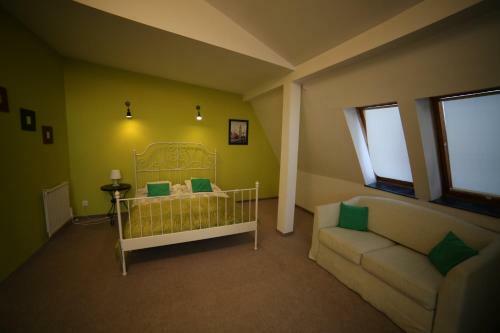 Motel Silver