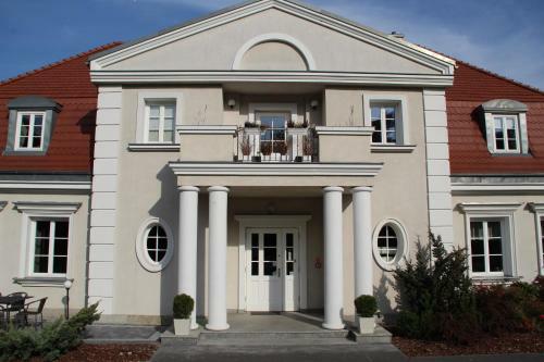 Hotel Eco Niebor�w