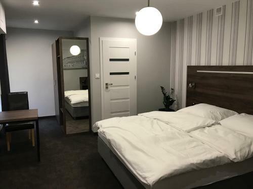 Albergue Noclegi Miko?�w