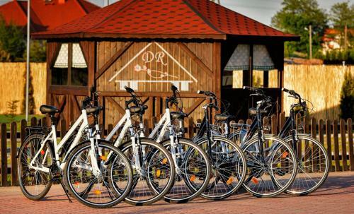 Dworek R�?any Hotel & Restauracja