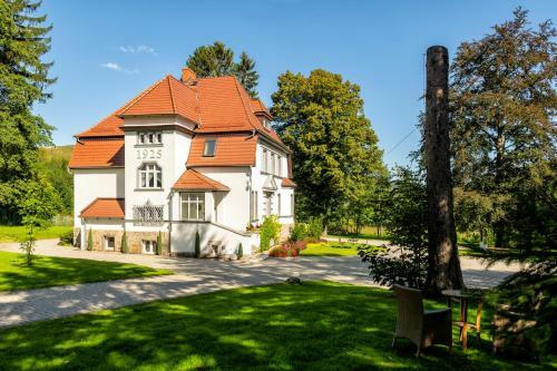 Villa Adam