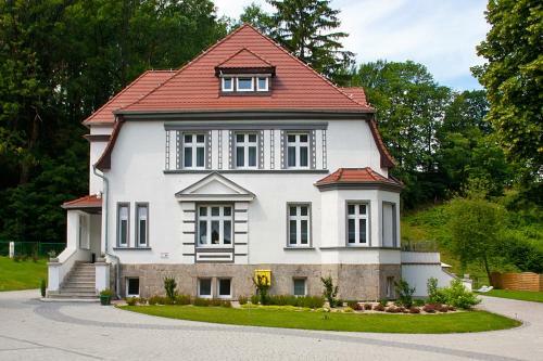 Villa Adam