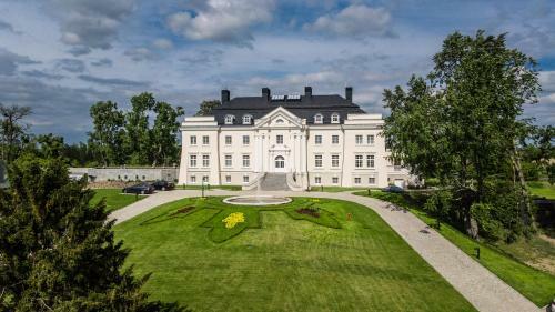 Hotel Pa?ac Komierowo