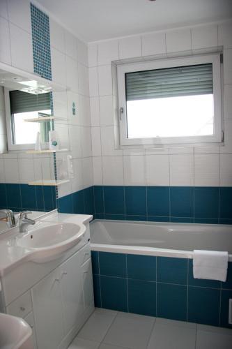 Hostal Fine Restaurant & Apartments