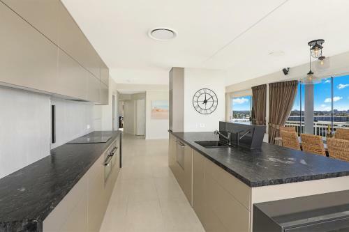 Hotel Beachside Resort Kawana Waters