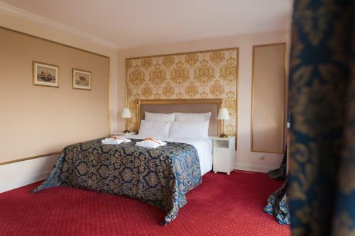 Hotel Folwark ?emino