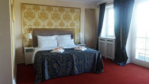 Hotel Folwark ?emino