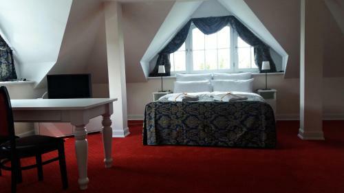 Hotel Folwark ?emino