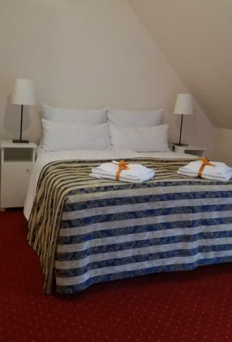 Hotel Folwark ?emino