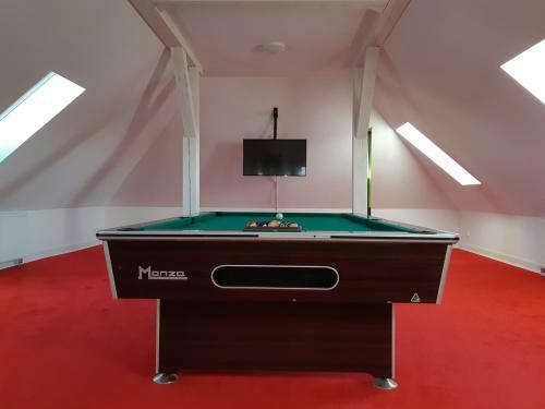 Hotel Folwark ?emino