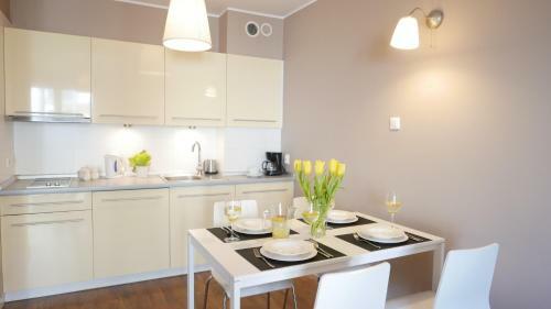 Apartament Bia?y
