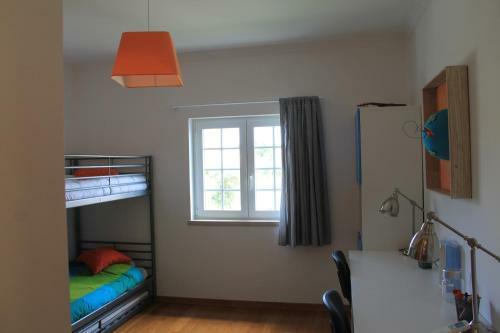 Spacious Villa In Azeit�o (With Private Pool)