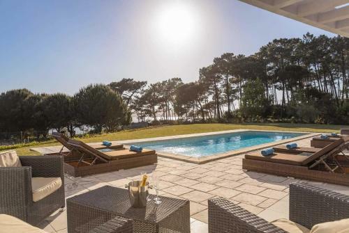 Nadadouro Villa Sleeps 8 Wifi