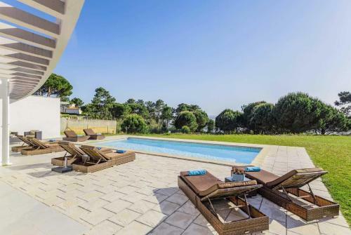 Nadadouro Villa Sleeps 8 Wifi