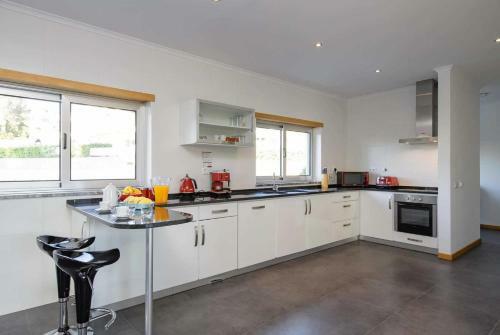 Nadadouro Villa Sleeps 8 Wifi