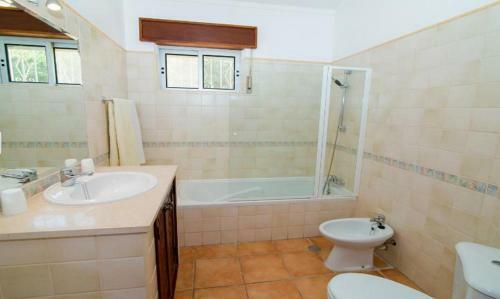 Almancil Villa Sleeps 4 Pool Air Con Wifi