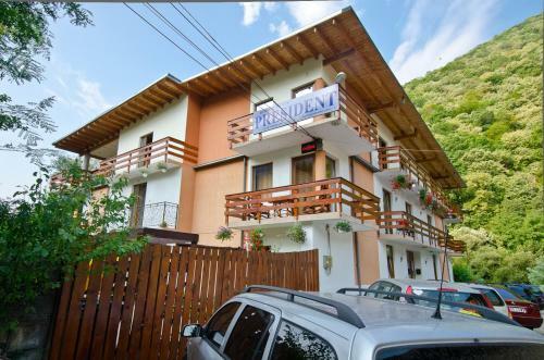 Hostal Pension President