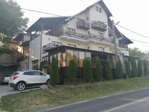 Hostal Pensiunea Pomi -oesti