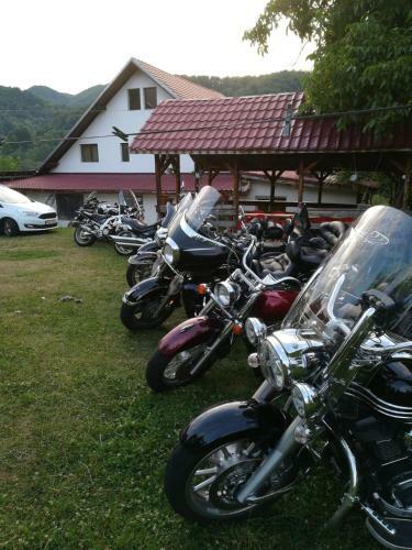Hostal Pensiunea Pomi -oesti