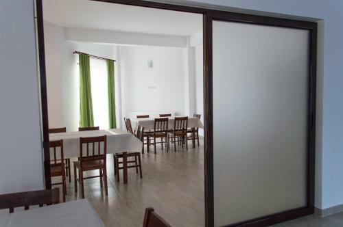 Hostal Pensiune Casa Ampeia
