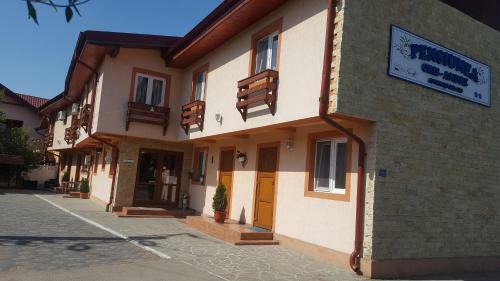 Hostal Pensiunea Cris-andre