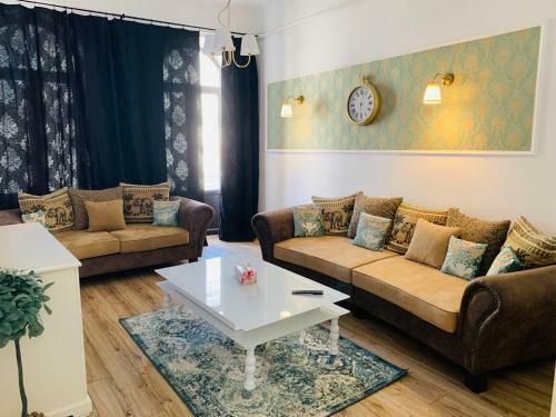 Royal Turquoise Apartment Old City