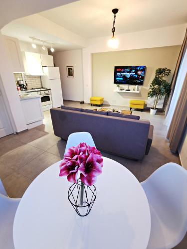 Uptown Luxury Apartment