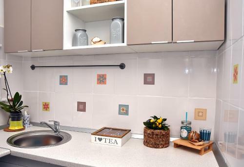 Sweet Story Central Apartment
