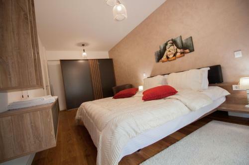 Central Lux Apartments