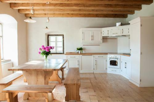 Hostal Transylvania Guesthouses