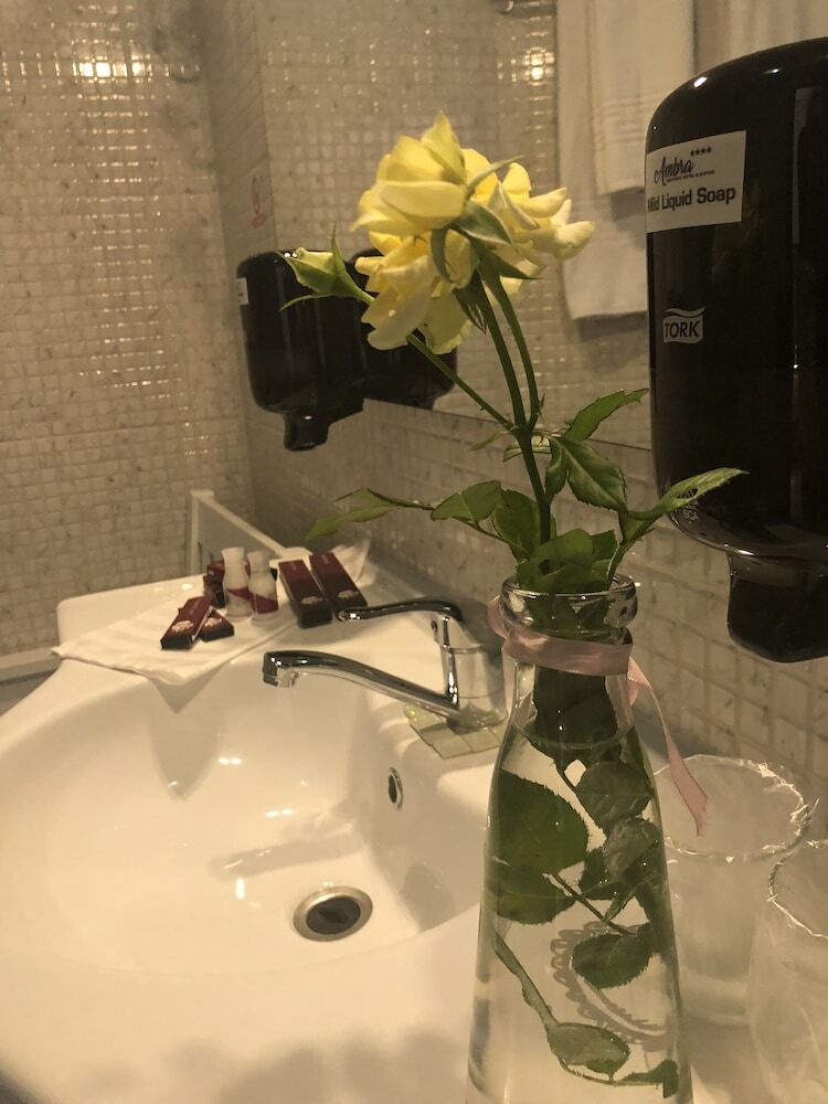 Ambra Boutique Hotel & Bistro