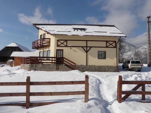 Bed & Breakfast Pension Nea Marin