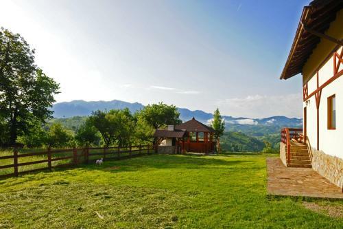 Bed & Breakfast Pension Nea Marin