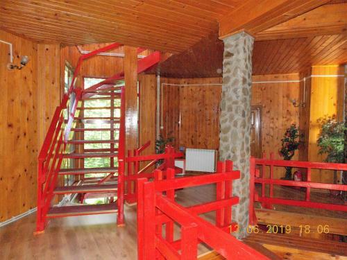 Hostal Barlogul Ursilor Lepsa