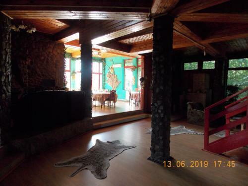 Hostal Barlogul Ursilor Lepsa