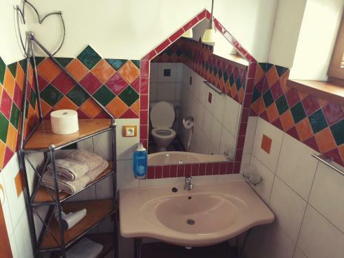 Hostal Penzion A Restauracia Toldi