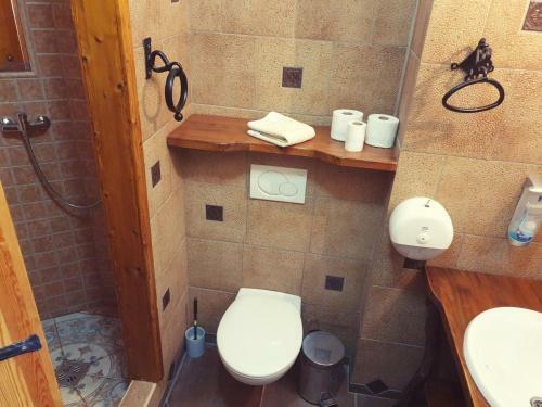 Hostal Penzion A Restauracia Toldi