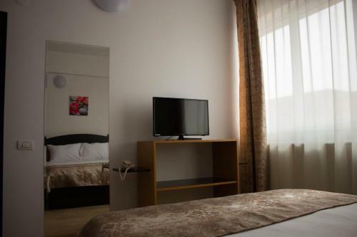 N&s Hotel