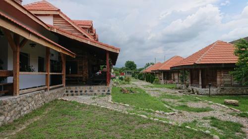 Lodge Satul Traditional