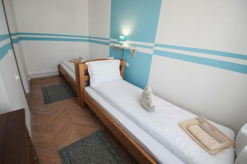 Hostal Casa Cu Usi - House Of Doors