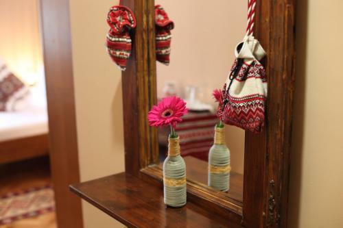 Hostal Casa Cu Usi - House Of Doors