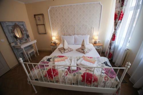 Hostal Casa Cu Usi - House Of Doors