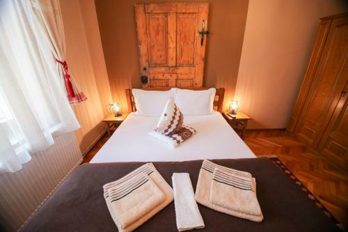 Hostal Casa Cu Usi - House Of Doors