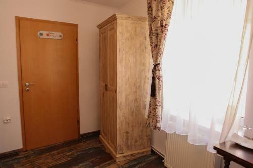 Hostal Casa Cu Usi - House Of Doors