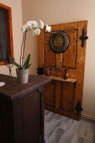 Hostal Casa Cu Usi - House Of Doors