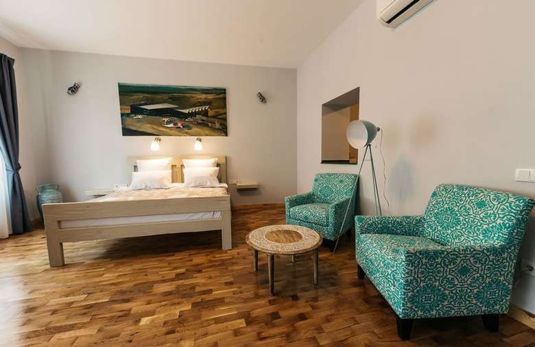 Yellowboot Aparthotel